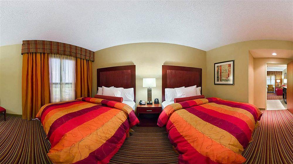Embassy - & Conference Center Hotel