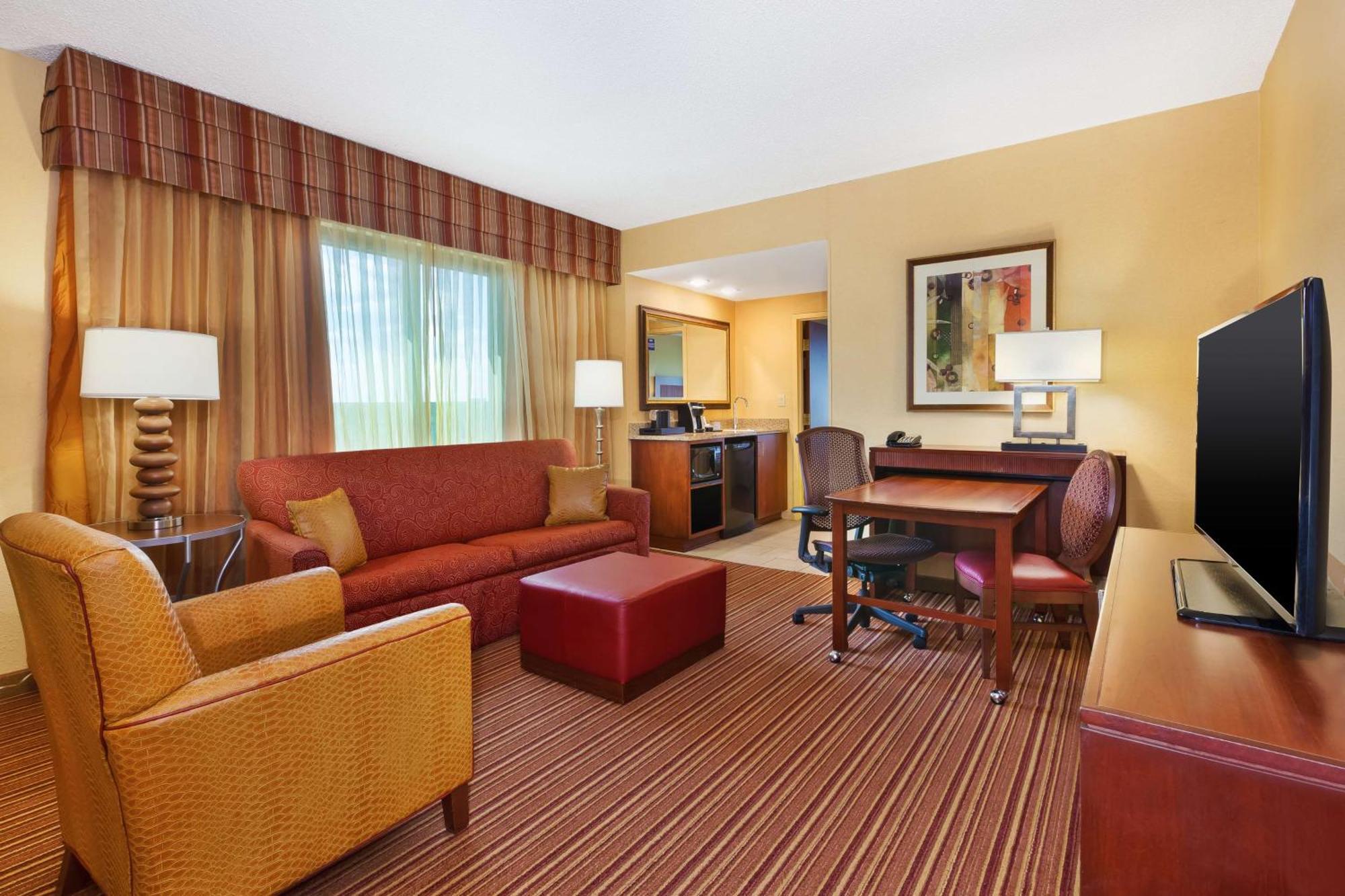 Embassy - & Conference Center Hotel