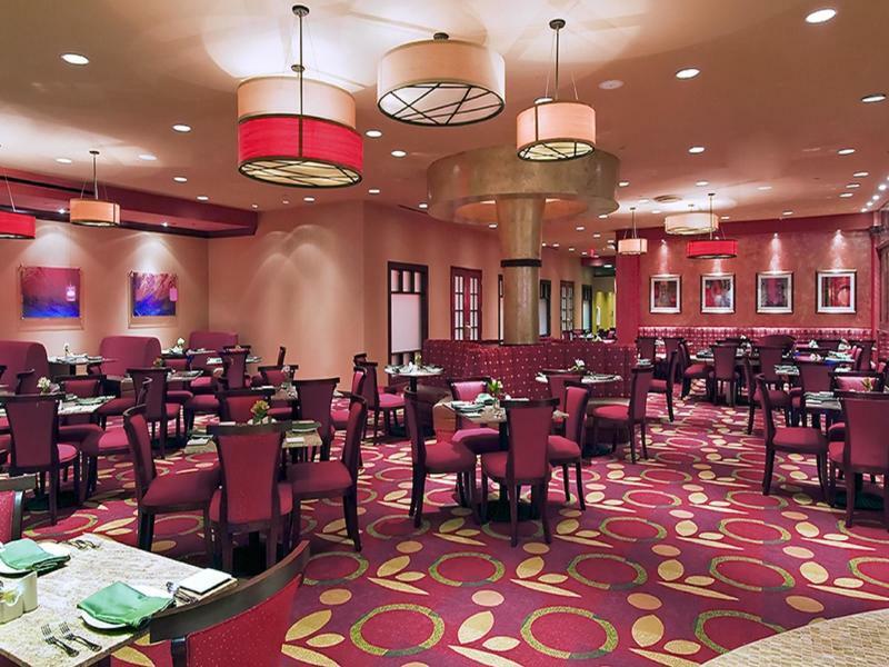 Hotel Embassy - & Conference Center 4*
